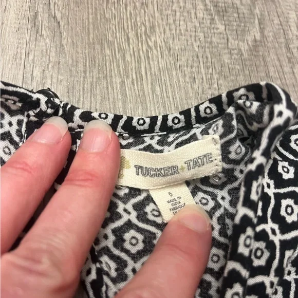 Girl's Tucker + Tate Black and White‎ Dress- Size 5- Pre-owned - Picture 2 of 3